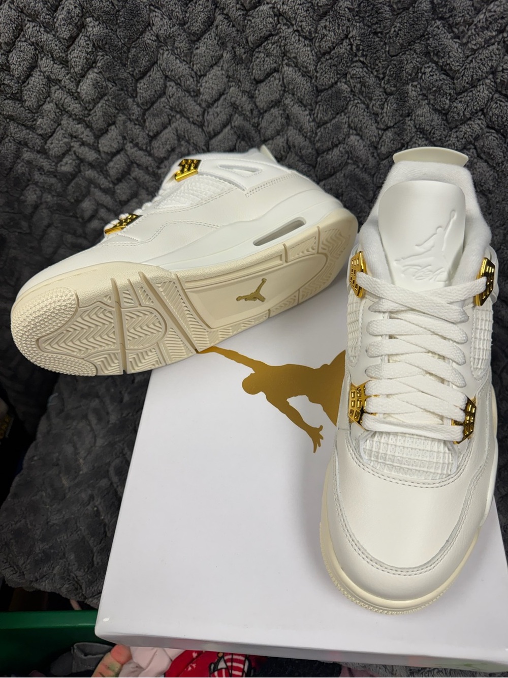Air Jordan 4 Retro Metallic Gold